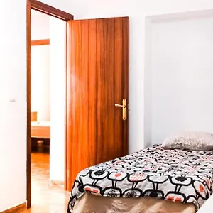 Habitación en casa particular For Men In Center, Window To Road, - Habitación Hombres, Ventanas A La Careterra, En, Málaga